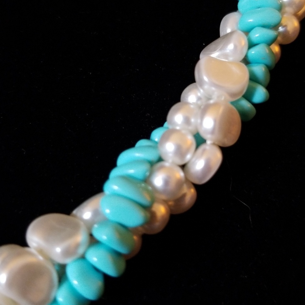 Unbranded Pearl and Turquoise Necklace 3 Strands - Picture 2 of 5